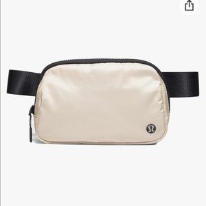 Lululemon Everywhere Belt Bag 1L (White Opal/Black)